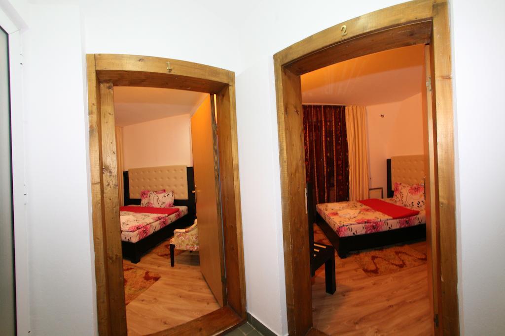 Pensiunea El Plazza Baile Herculane Bagian luar foto